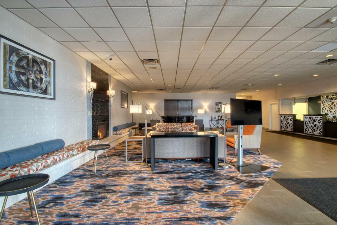 Radisson Hotel And Conference Center Fond Du Lac Buitenkant foto